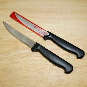 Diamond Cut NWOT very sharp micro serrated utility knives